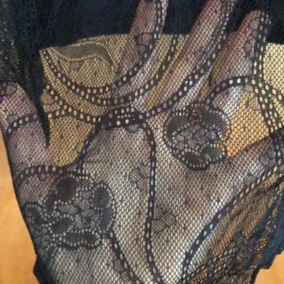 🍉black high-low lace back tank - Picture 4 of 4